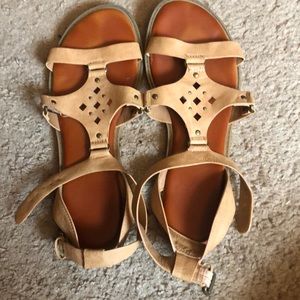 Sonoma Tan Sandals w/ Diamond Pattern